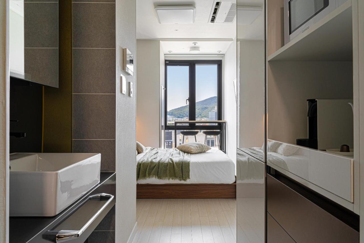 Urbanstay Seomyeon Busan Exterior foto